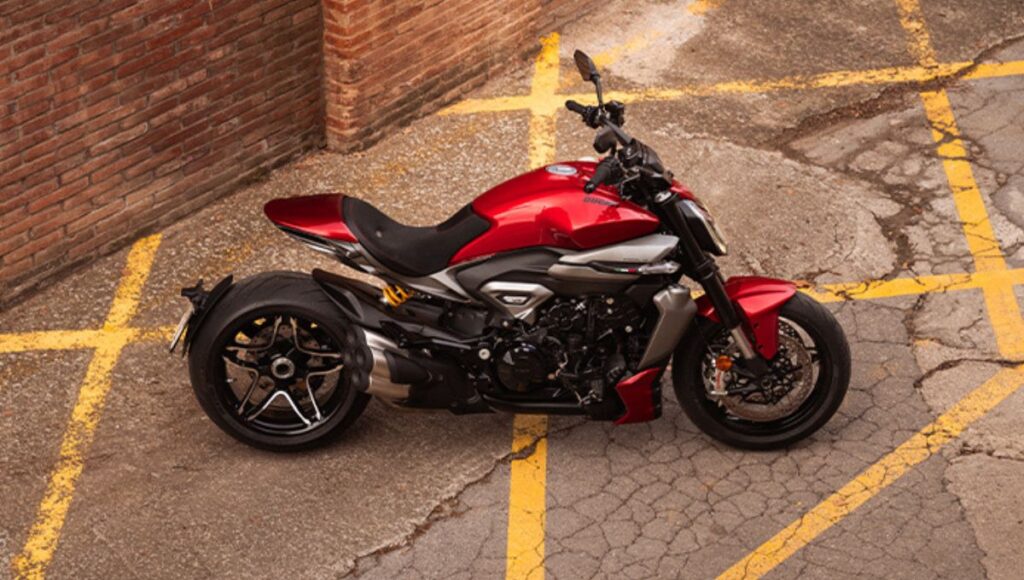 भारत में Ducati XDiavel V4 की लॉन्चिंग: ₹30.89 लाख से शुरू, जानिए क्यों है खास