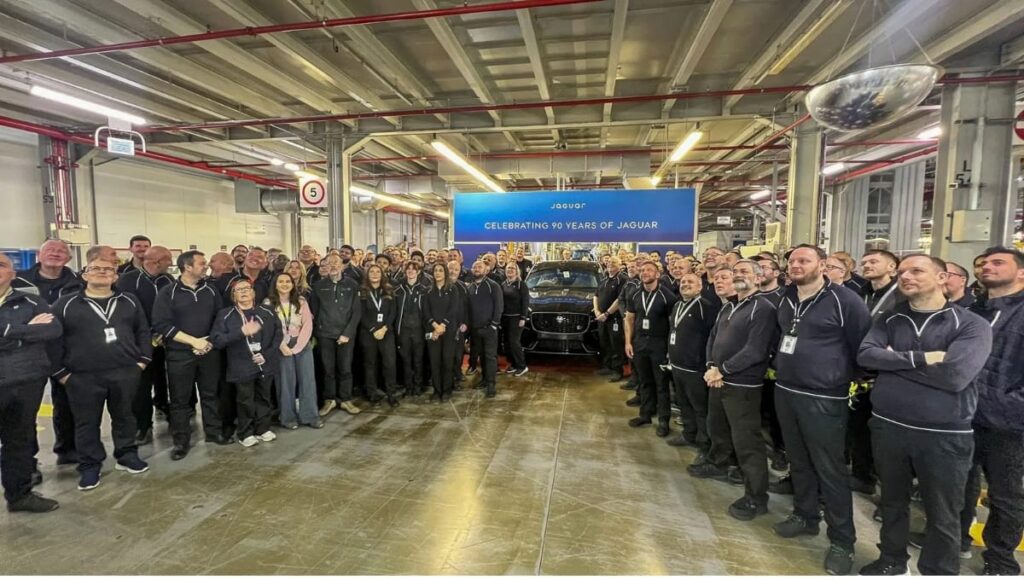 Jaguar F-Pace की विदाई: 10 साल की यात्रा का अंत