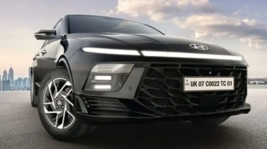 2026 Hyundai Verna Facelift लॉन्च: 70+ सेफ्टी फीचर्स, Level-2 ADAS और लग्ज़री इंटीरियर के साथ Honda City को देगी टक्कर