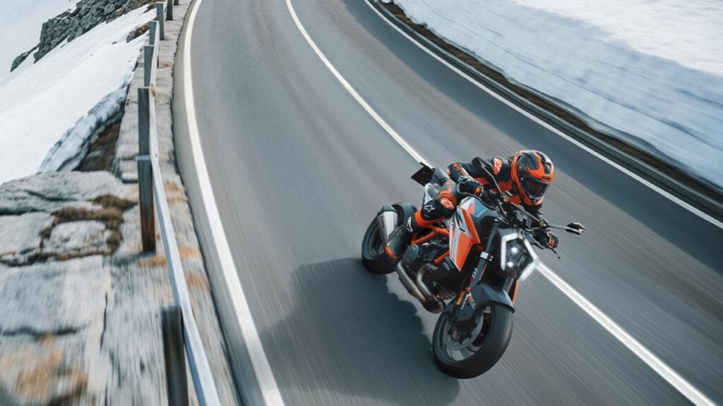 KTM 1390 Super Duke RR: दुनिया भर में सिर्फ 350 यूनिट्स, जानें क्या है इसमें खास?