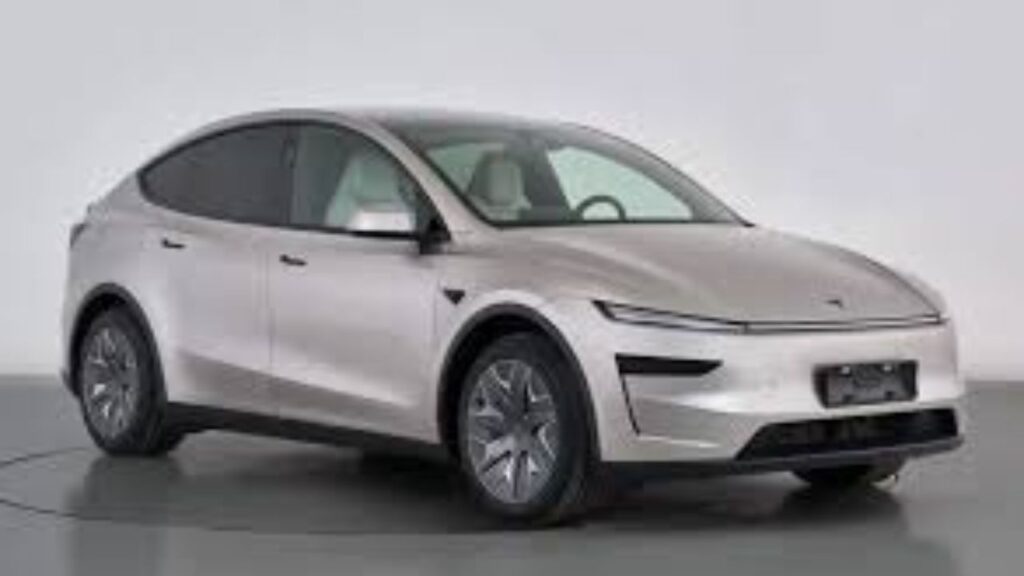 Tesla Model Y L Launch in India: भारत की पहली 6-सीटर टेस्ला लॉन्च, एक बार चार्ज करने पर चलेगी 681km!