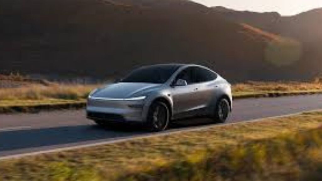 Tesla Model Y L Launch in India: भारत की पहली 6-सीटर टेस्ला लॉन्च, एक बार चार्ज करने पर चलेगी 681km!